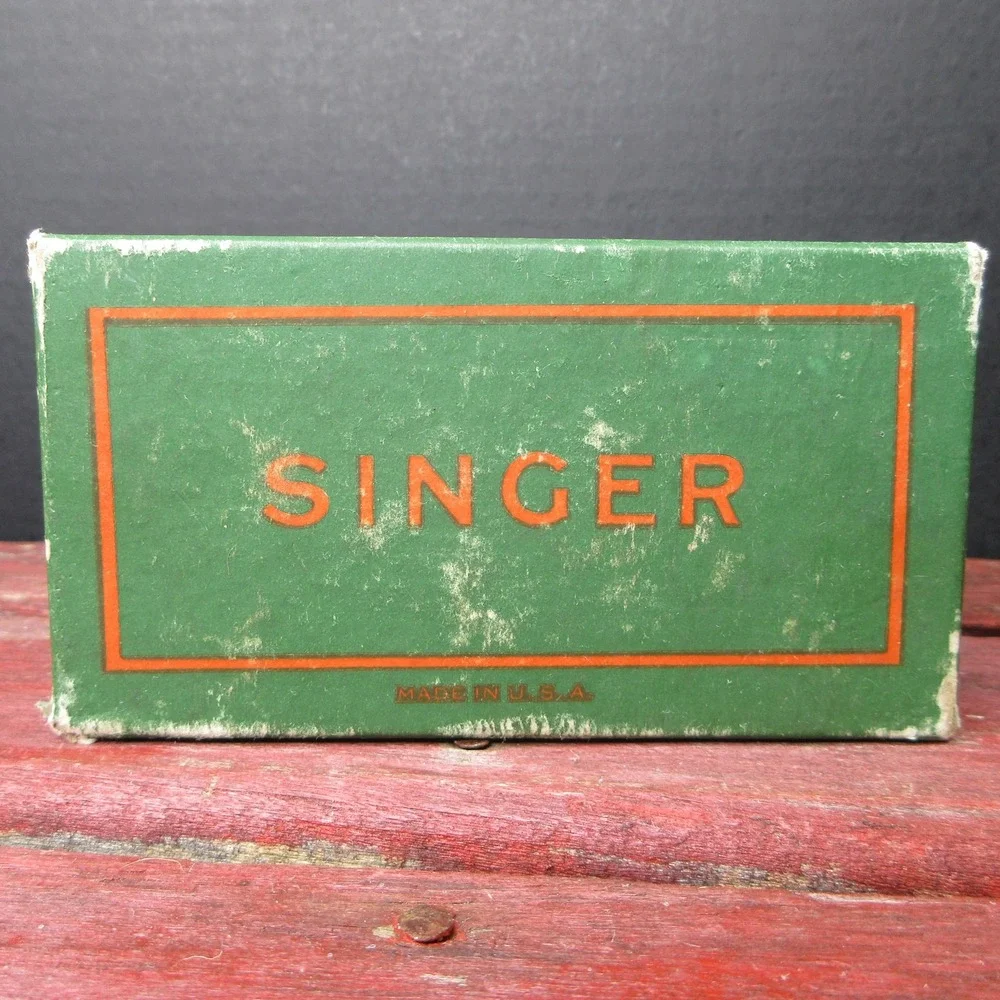 VTG 1935 SINGER Sewing Machine Attachments & Needles in Original Box Simanco USA